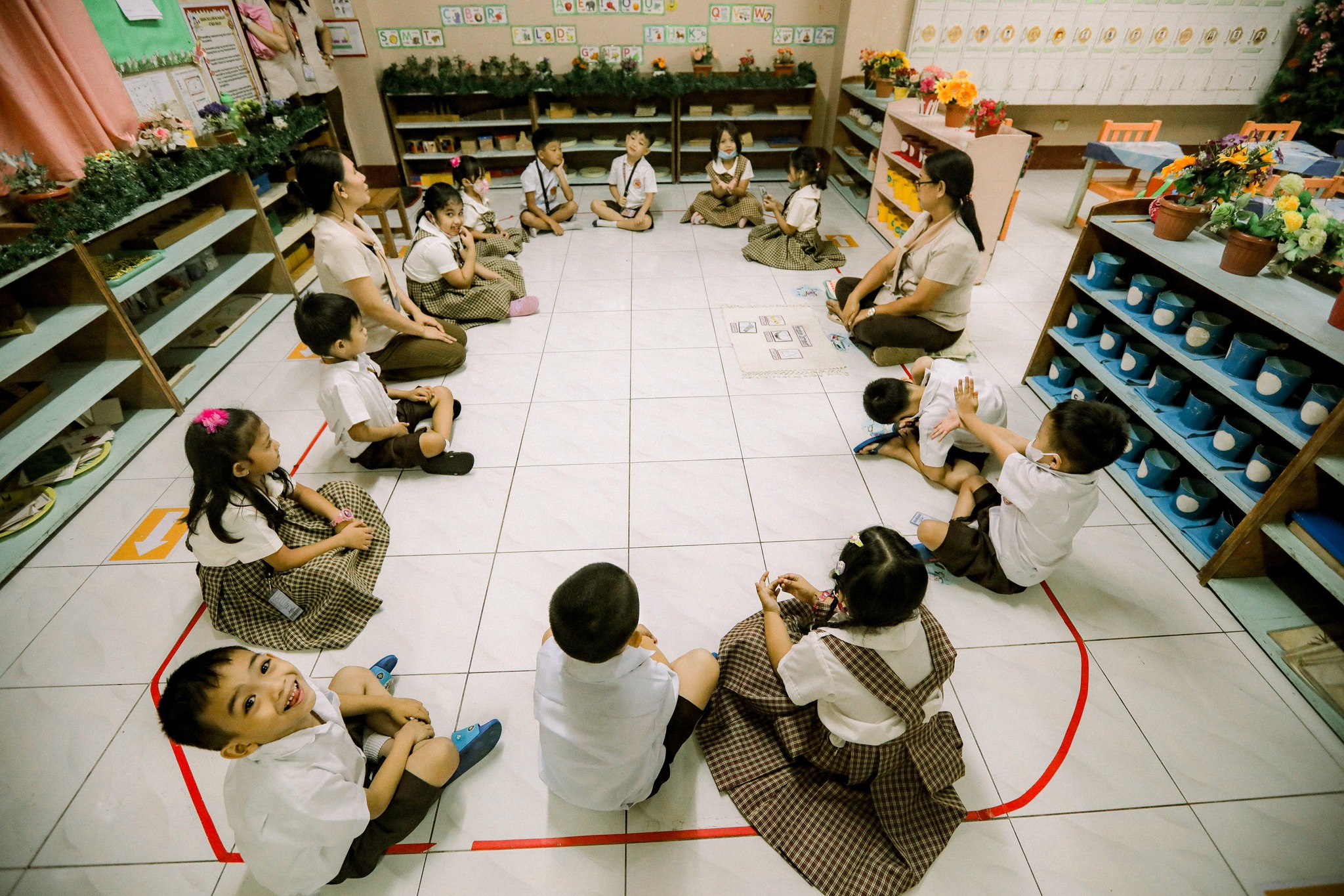 MONTESSORI GRADE SCHOOL
